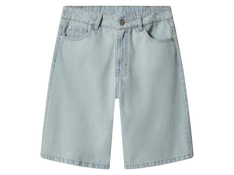 Lichtblauwe denim shorts met zakken en knoopsluiting