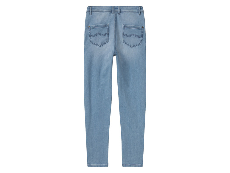 Een paar blauwe jeans voor dames.