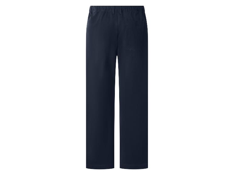 Donkerblauwe herenbroek met elastische tailleband en achterzak, achteraanzicht.
