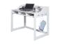 Wit bureau met laptop en accessoires.