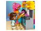 Twee Lego Friends figuren spelen met een bubble tea set.