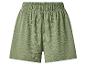 Groene shorts van kreukelstof met elastische tailleband.