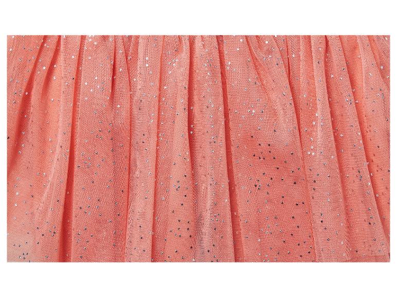 Een roze tule rok met zilveren glittertjes.