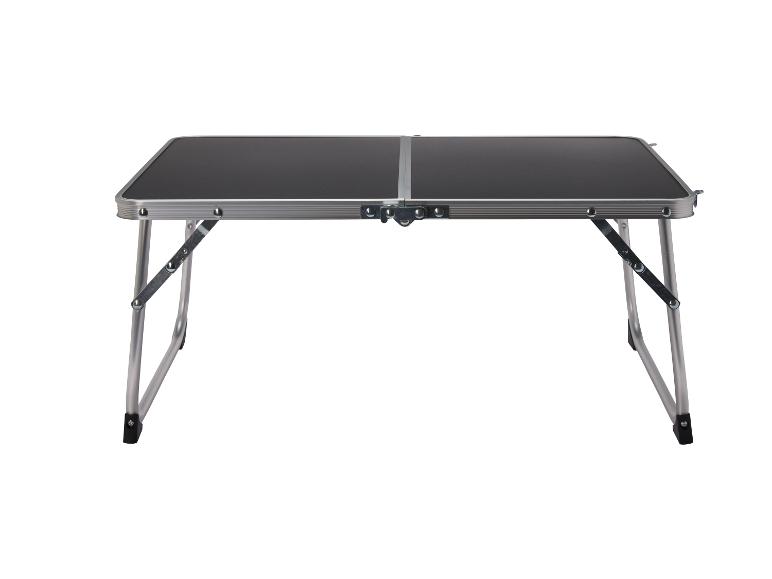 Zwart en zilveren draagbare klaptafel op een witte achtergrond