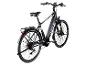 Een zwarte en grijze Zündapp elektrische fiets met bagagedrager en verlichting, op een witte achtergrond.