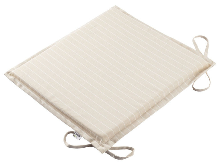 Beige Livarno Living zitkussen met witte strepen.