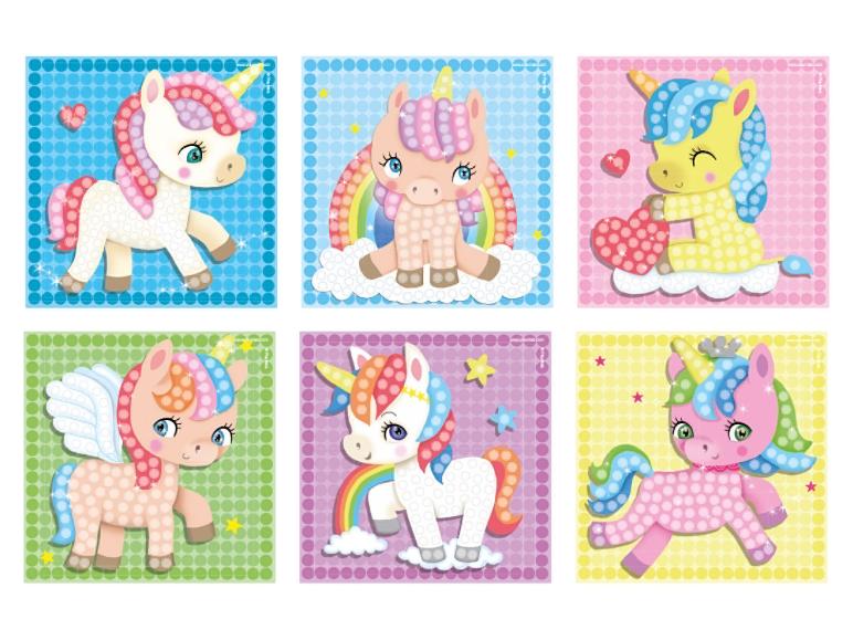 Zes kaarten met schattige eenhoornontwerpen voor kinderen.