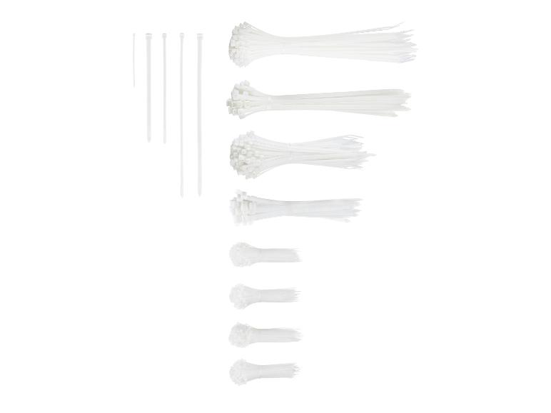 Witte plastic kabelbinders in diverse maten, gebundeld en los
