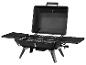 Draagbare gasbarbecue met deksel en zijtafels.