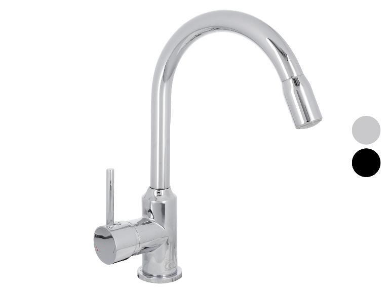 Chromen keukenkraan met uittrekbare sproeikop en één hendel.