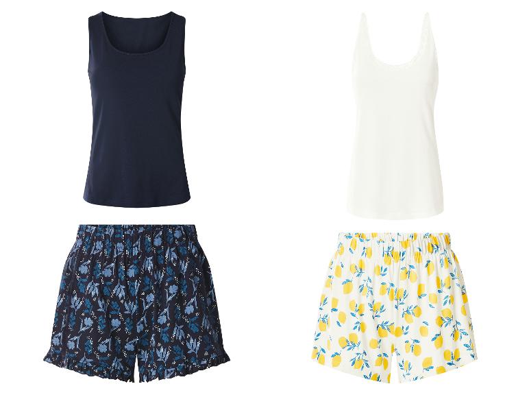 Pyjamasets: blauwe en witte tanktops met bedrukte shorts.