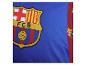 Blauwe en rode stof met een sportclublogo