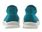 Twee paar teal-kleurige sneakers met witte zolen.