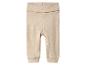 Beige babybroek met elastische tailleband en enkelboorden.