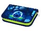 Etui met voetbalthema, in blauwe en groene tinten.