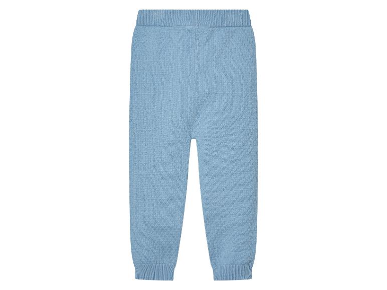 Lichtblauwe gebreide broek met een getextureerde look.