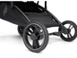 Zwarte kinderwagen met grote wielen