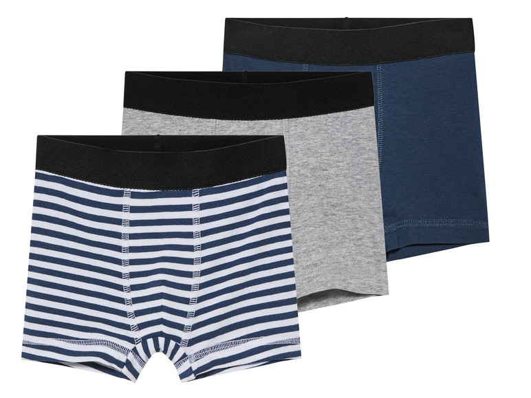 Drie onderbroeken in een pakket: gestreept, grijs en donkerblauw.