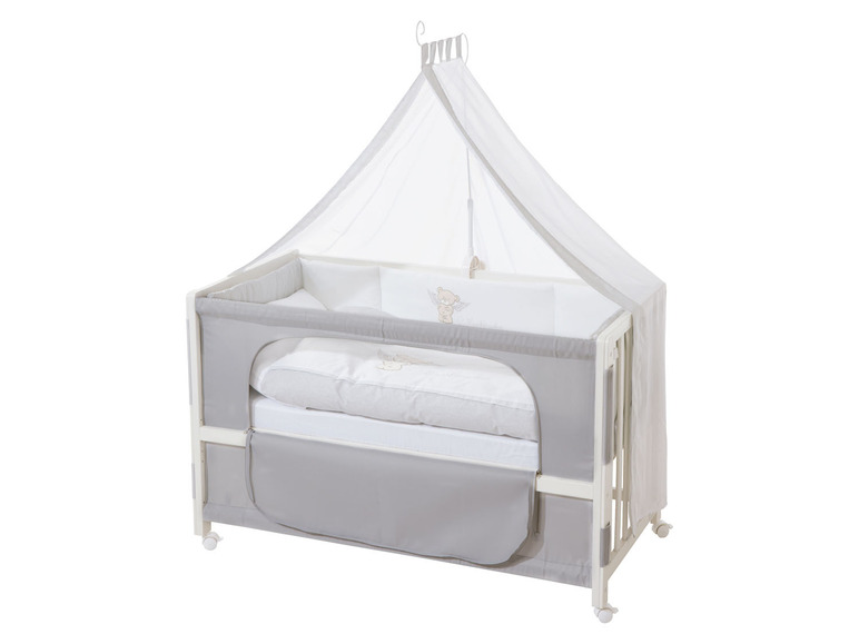 Babybed met zijhek en hemel
