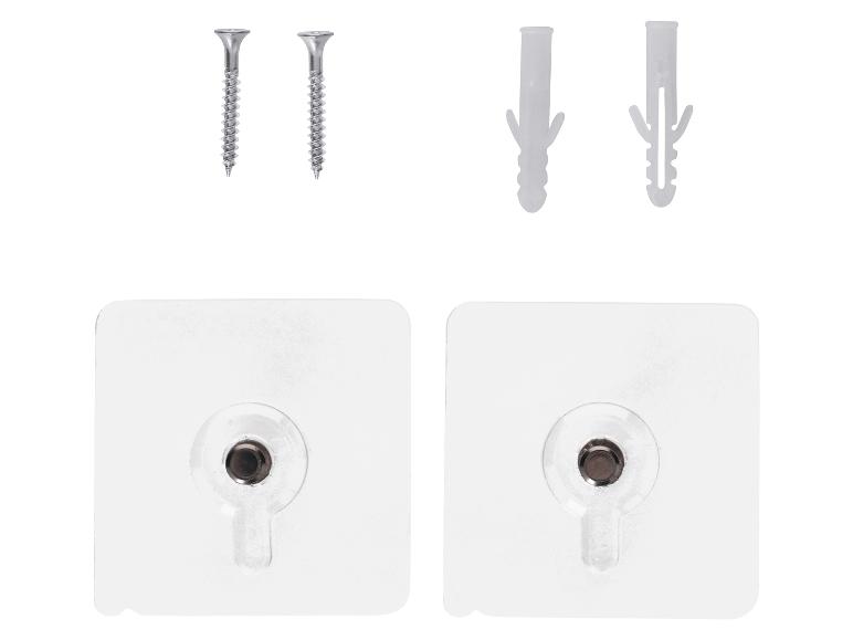 Schroeven, pluggen en zelfklevende haken voor montage.