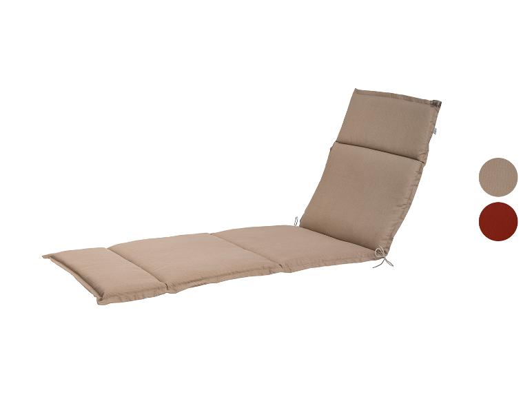 Beige ligstoel kussen met rugleuning.