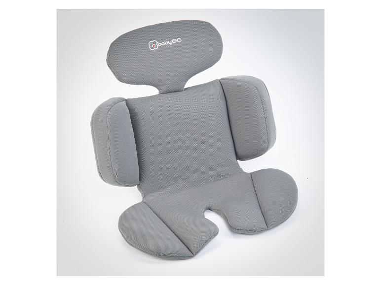 Een grijze BabyGo autostoelverhoger met hoofdsteun.