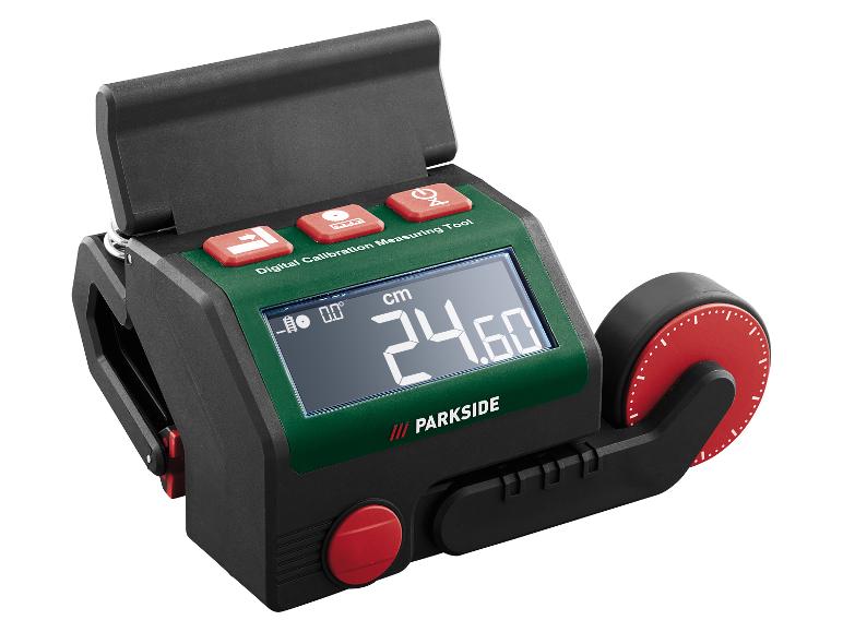 PARKSIDE digitaal kalibratiemeetgereedschap met een rood meetwiel en display dat 24.60 cm toont.