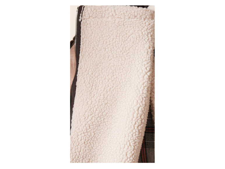 Jas met fleece voering en ruitjes.