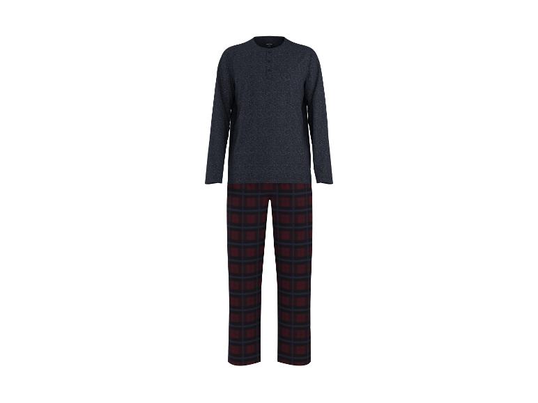 Herenpyjama: donkerblauw shirt met lange mouwen en geruite broek.