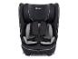 Zwart kinderautostoeltje met grijze accenten en een vijfpuntsgordel.
