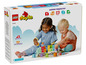 LEGO Duplo speelgoed met een vrachtwagen en letterblokken voor jonge kinderen.