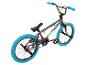 Grijze BMX-fiets met blauwe banden en handvatten