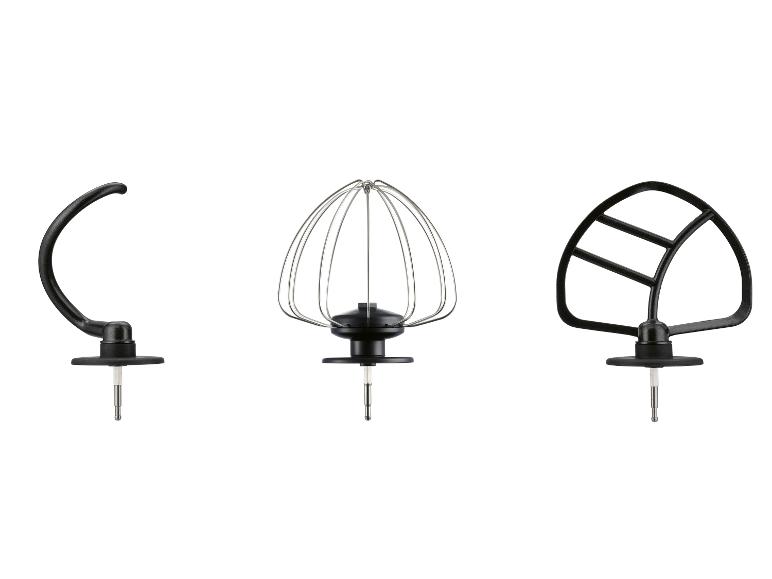 Drie mixeraccessoires: een deeghaak, een garde en een platte klopper.