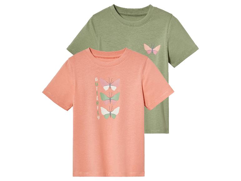 Twee t-shirts met vlindermotief.