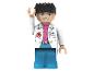Een Lego-figuur van een man met zwart haar, bril, laboratoriumjas en blauwe broek.