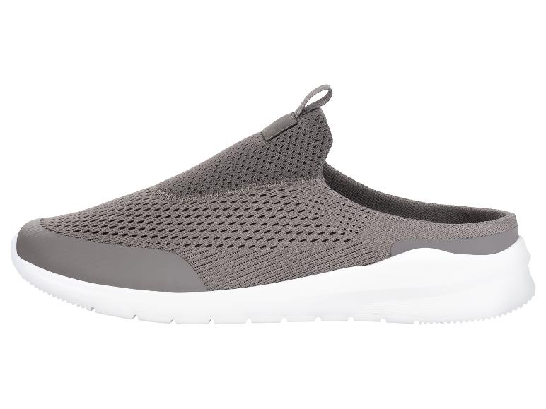 Grijze sportslippertjes, casual stijl.