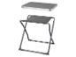 Grijze opvouwbare tafel en kruk: perfect voor kamperen.