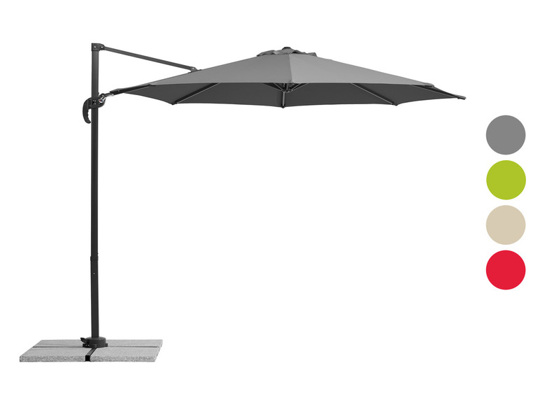 Een grijze parasol met een zwenkarm en een vierkant voetstuk.