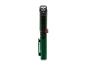 Groene LED-zaklamp met clip en magneet, zijaanzicht.