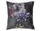 Decoratief kussen met donkere bloemenprint