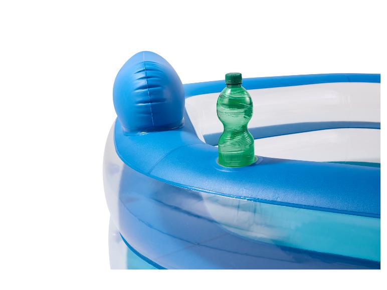 Opblaasbaar zwembad met een groene fles in een ingebouwde bekerhouder.