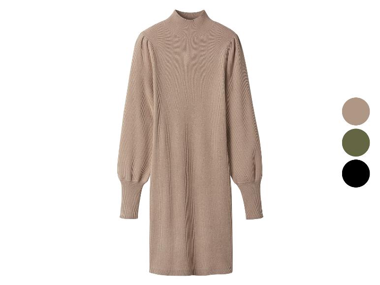 Beige gebreide jurk met hoge kraag en pofmouwen, met kleuropties.