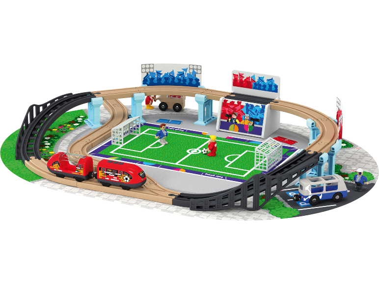Speelgoedtreinset met voetbalstadion, trein en figuren.