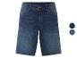 Donkerblauwe jeans shorts met zakken.