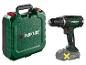 Groene gereedschapskoffer en een accuboormachine met accupack.