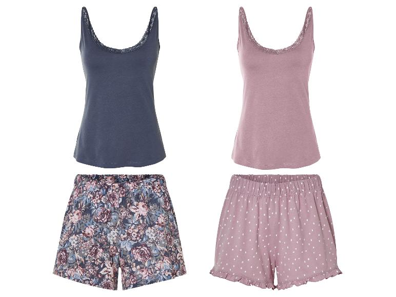 Pyjama's: jersey tops en shorts, bloemenprint en stippen.