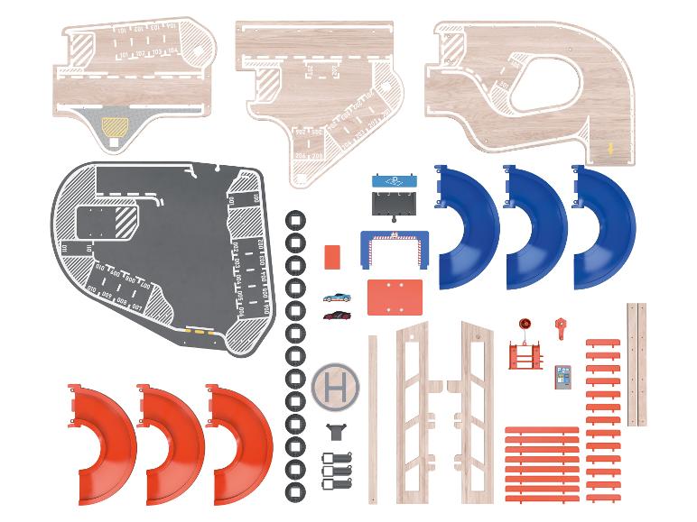 Racebaan en parkeergarage speelset, met houten en plastic onderdelen.