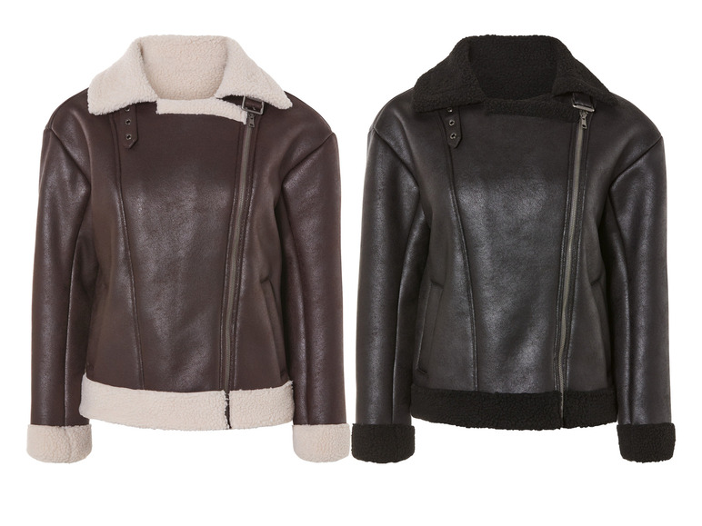 Twee leren jassen, een bruin en een zwart, met een bontkraag en voering.