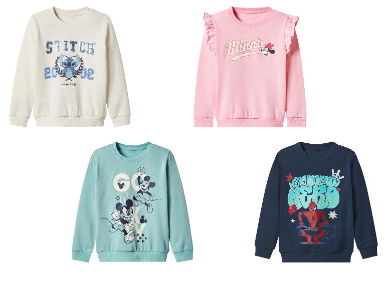 Kindersweaters met cartoonfigurenprints.