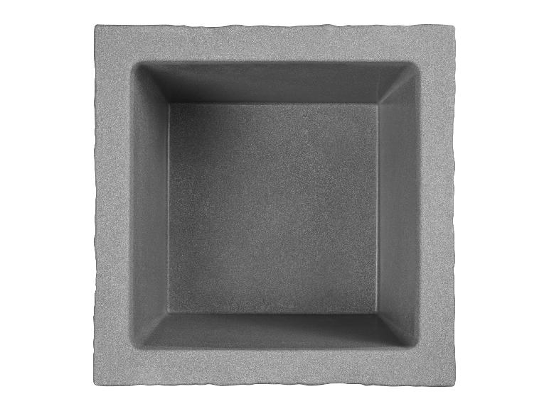 Vierkante bakvorm van donker metaal met antiaanbaklaag